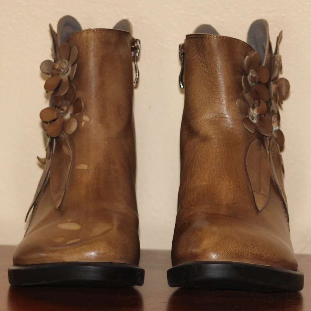 Vintage L'Artiste All Leather Floral 3d Design